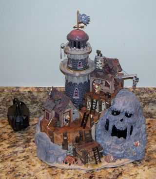 Lemax Spooky Town Isle Of Doom Lighthouse Halloween Village House,  Pirates Skull