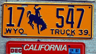 Gorgeous 1939 Dark Blue On Orange Wyoming License Plate 17 Or M -