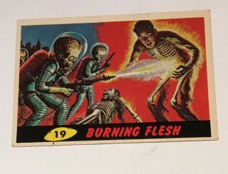 1962 Topps Mars Attacks Card Burning Flesh 19