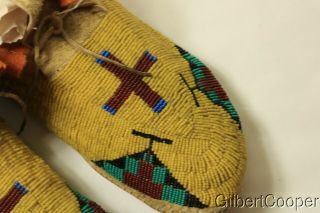 SIOUX BEADED MOCCASINS - CIRCA 1920 ' s 3