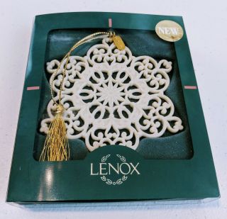 Lenox 1998 Snow Fantasies Snowflake White China Christmas Ornament