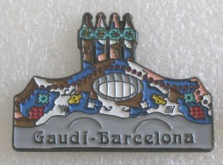 City Of Barcelona - Spain Tourist Travel Souvenir Pin - Gaudi 