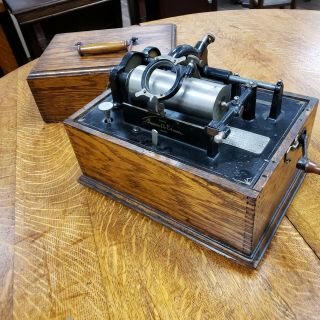 Early Edison 2 Clip Suitcase Standard Cylinder Phonograph