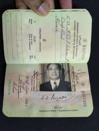 1984 DIPLOMATIC PASSPORT OF LAW MINISTER S.  PIRZADA,  ATTORNEY GENERAL OF PAKISTAN 3