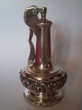 Vintage Ronson Decanter Table Lighter.