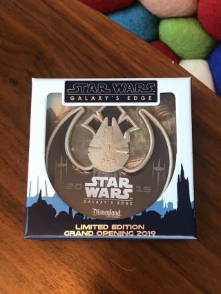 Limited Edition Disneyland Star Wars Galaxy’s Edge Grand Opening Media Pin 2019