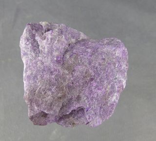 dkd 42K/ 88.  3grams Purple Sugilite rough 8