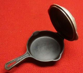SCARCE 3 GRISWOLD HAMMERED BLACK CAST IRON SKILLET 2013 W/ HINGED LID 2093 12