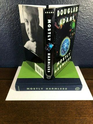 Douglas Adams THE HITCHHIKER ' S GUIDE TO THE GALAXY Restaurant Universe Fish 5 hc 6