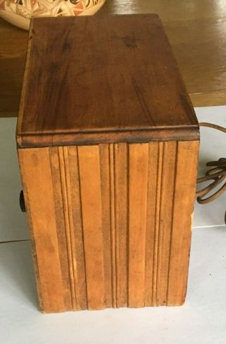 1930 - 40 ' s Vintage Antique RARE Aetna Wooden Tabletop Tube Radio 6