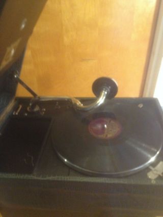 Antique His Masters ' Voice,  HMV,  green snakeskin gramophone,  England,  model 101 4