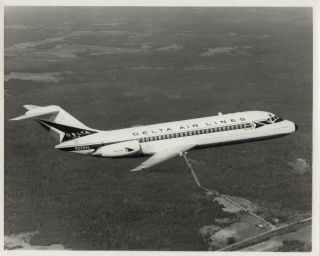 Large Vintage Photo - Delta Airlines Douglas Dc - 9 N3304l In - Flight