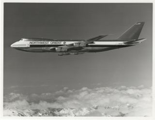 Large Vintage Photo - Northwest Orient Boeing 747 N601us In - Flight