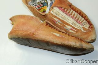 BUFFALO CLAN SIOUX QUILLED MOCCASINS - CIRCA 1920s 2