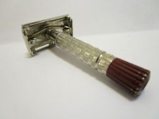 VINTAGE GILLETTE RED TIP HANDLE BUTTERFLY SAFETY RAZOR W/C - 1 DATE CODE 2