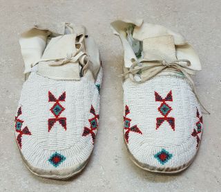 Hand Crafted Mens Size 8 Beaded Buckskin Native American Indian Moccasins