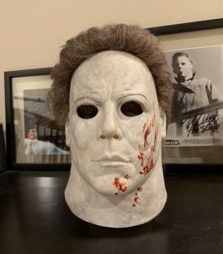 Nhsm (buried) W/ Blood Spatter By Dela Torre Michael Myers Mask