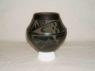 Martha Appleleaf San Ildefonso Black Pottery Feather Pot/Jar - Blue Ribbon Award 3