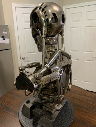 Sideshow Collectibles Terminator T800 Endoskeleton Lifesize Bust 4