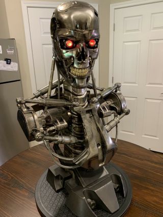 Sideshow Collectibles Terminator T800 Endoskeleton Lifesize Bust 8