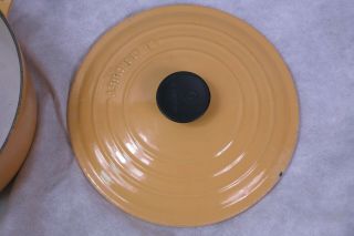$365 Le Creuset 4.  5qt Dutch Oven Size 24 With Lid Yellow