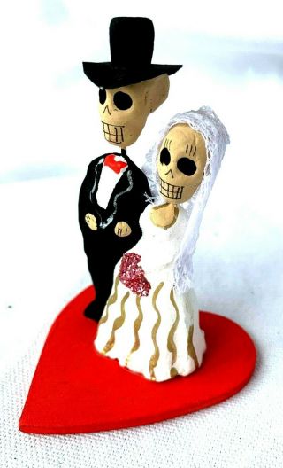 Skeleton Bride And Groom On Heart Oaxaca,  Mexico Day Of The Dead
