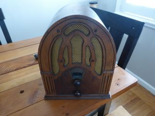 Antique Crosley Tombstone Cathedral Table Top Tube Radio Model 148