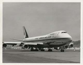 Large Vintage Photo - Korean Airlines Boeing 747 Hl7410
