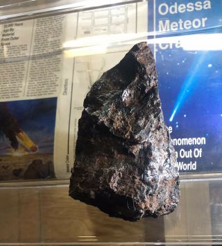 Meteorite,  Iron Iab - Mg: 2177 Grams Rough Meteorite From Odessa Texas