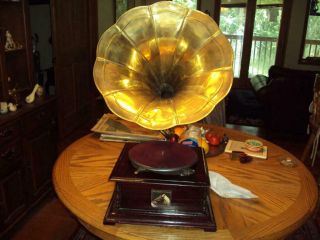 Victrola Gramophone With External Brass Speaker Needs Crank Id:44849