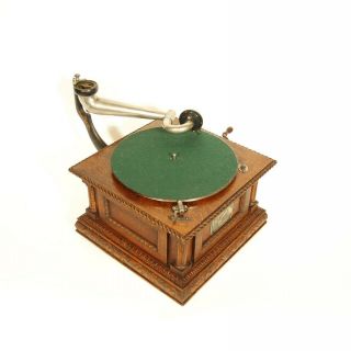 1903 Victor MS Phonograph w/Original Spear Tip Wood Horn & Stunning 9