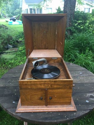 Oak Victor Victrola Phonograph Record Player Concert Reproducer,  England