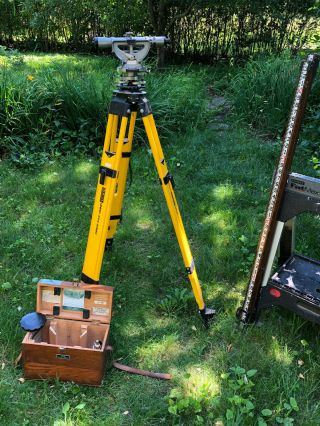 Vintage KEUFFEL & ESSER K&E Builders LEVEL NP5155 with case with rod,  tripod. 4