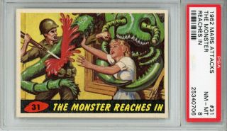 1962 Mars Attacks 31 The Monster Reaches In Psa 8 Nm - Mt
