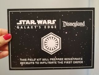 Disneyland Star Wars Galaxy ' s Edge Media Exclusive 2019 Backpack Bundle w/Comic 7