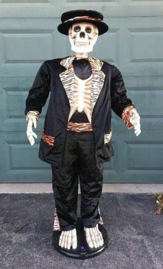 Gemmy Halloween 2004 Life - Size 5ft Animated Singing & Dancing Tuxedo Skeleton