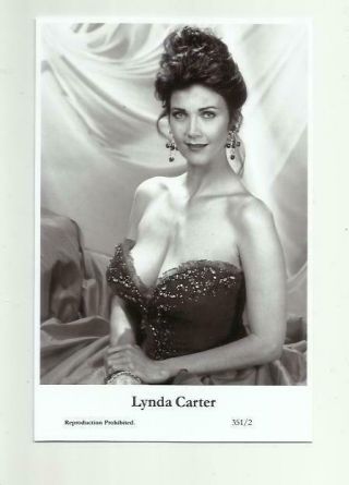 N471) Lynda Carter Swiftsure (351/2) Photo Postcard Film Star Pin Up