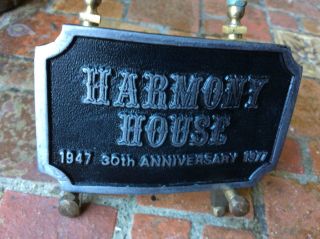 Vintage Harmony House Records & Tapes Advertising Metal Silver Belt Buckle 1977