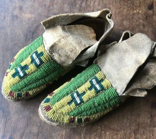 Late 19th C Plains Native American Indian Childrens Beaded Moccasins 2