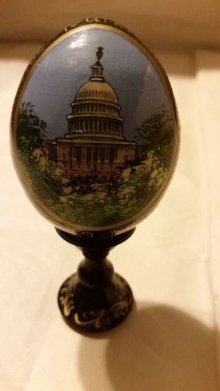 Capital Building Washington Hand Painted Wooden Souvenir Easter Egg On Stand