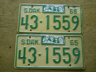Vintage Mated 1965 Metal South Dakota License Plates 43 - 1559