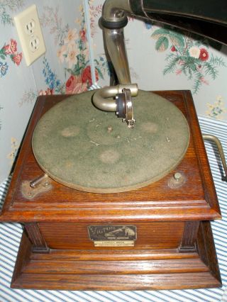 c.  1906 Early Victor III Phonograph,  Landay Bros.  NY Dealer Tag,  Serial 11839 6
