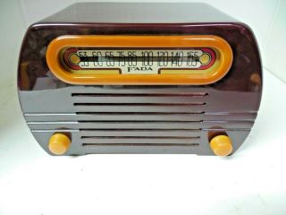 Fada Catalin Bakelite Tube Radio Model 652
