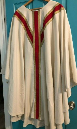 Stunning Catholic Priests Ivory Red Damask & Gold Chasuble The Holy Rood Guild