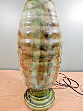 GREEN AND BROWN DRIP GLAZE MCM POTTERY TABLE LAMP. 4