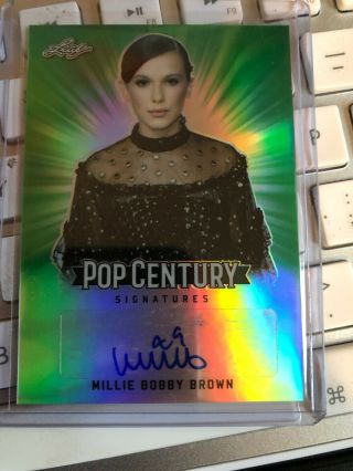 Millie Bobby Brown 2018 Leaf Pop Century Signatures Green Prismatic 