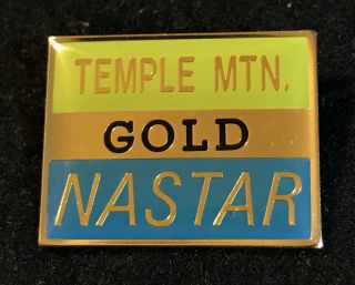 Temple Mountain Nastar Gold Skiing Pin Hampshire Lost Area 1938 - 2001 Travel
