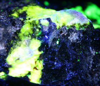 Esperite,  willemite fluorescent minerals four color,  Franklin,  NJ 6