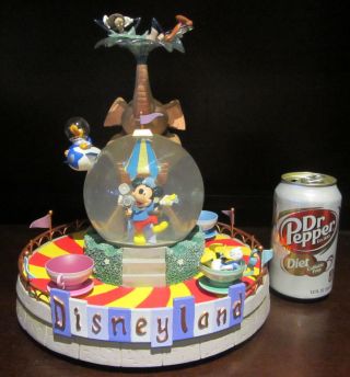 Rare Disney Disneyland Mad Teaparty Teacup Ride Mickey Goofy Snowglobe Music Box