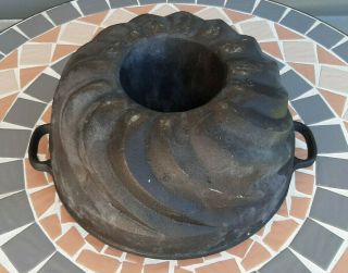 Cast Iron Baking Pan Mold Bundt Cake Cyclone Swirl Le Creuset No3 3 Antique Rare